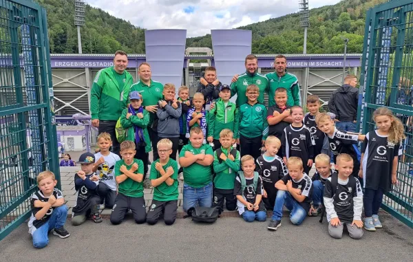 F-Junioren laufen beim FCE Aue ein